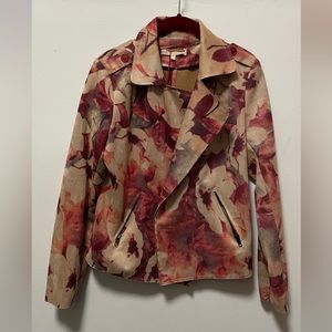 Solitaire floral jacket with zippered pockets!